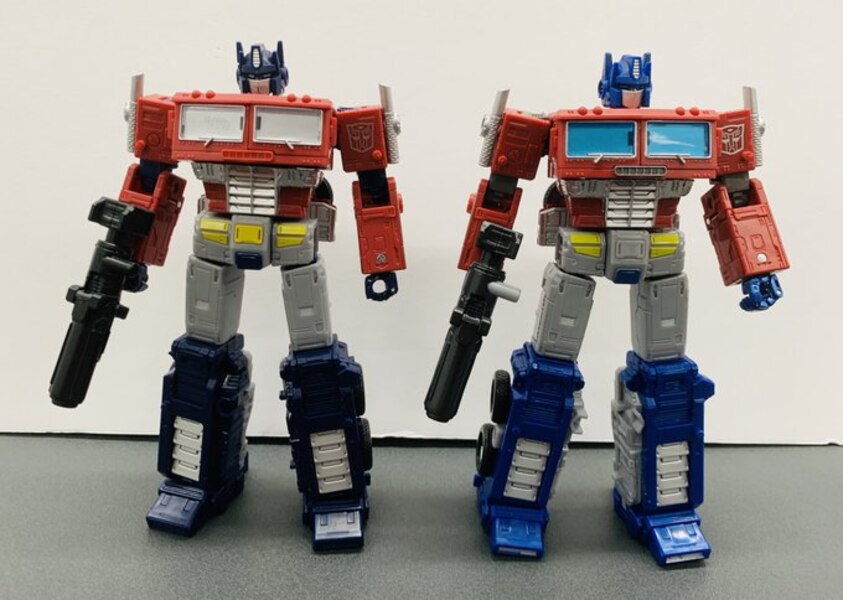 Takara Netflix Transformers Optimus Prime Official In Hand Images  (3 of 11)